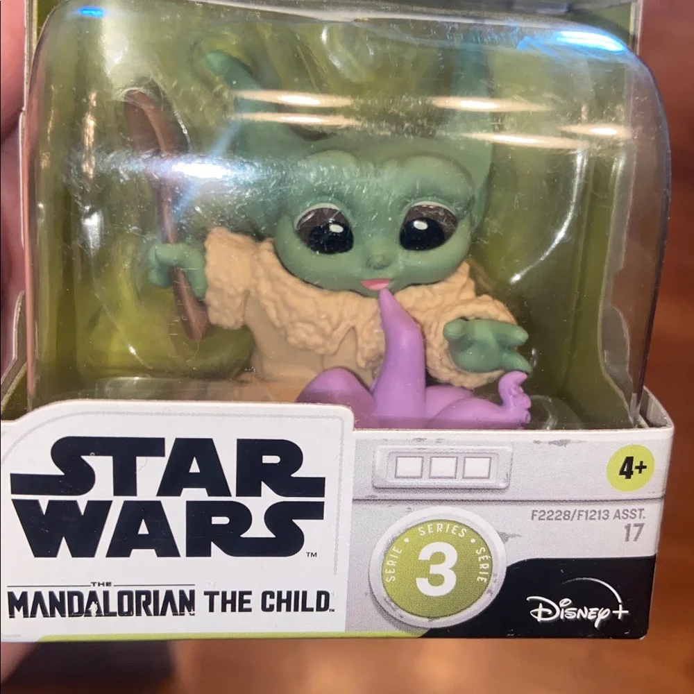 Star Wars The Bounty Collection Series 3 Grogu (The Child) collectible figures